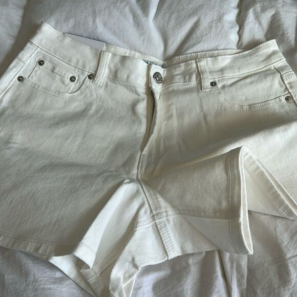 Juicy Couture White Denim Jean shorts, Size 10, 4” inseam, NWT - Picture 7 of 7